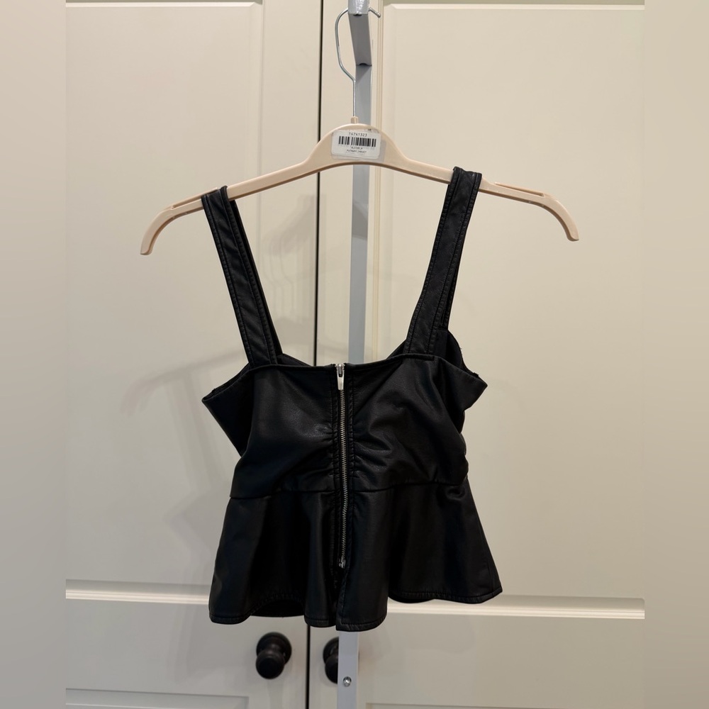 A.L.C Faux Leather Lauryn Vegan Ruched Top Zipper Back Size 0 in Solid Black - Picture 6 of 6